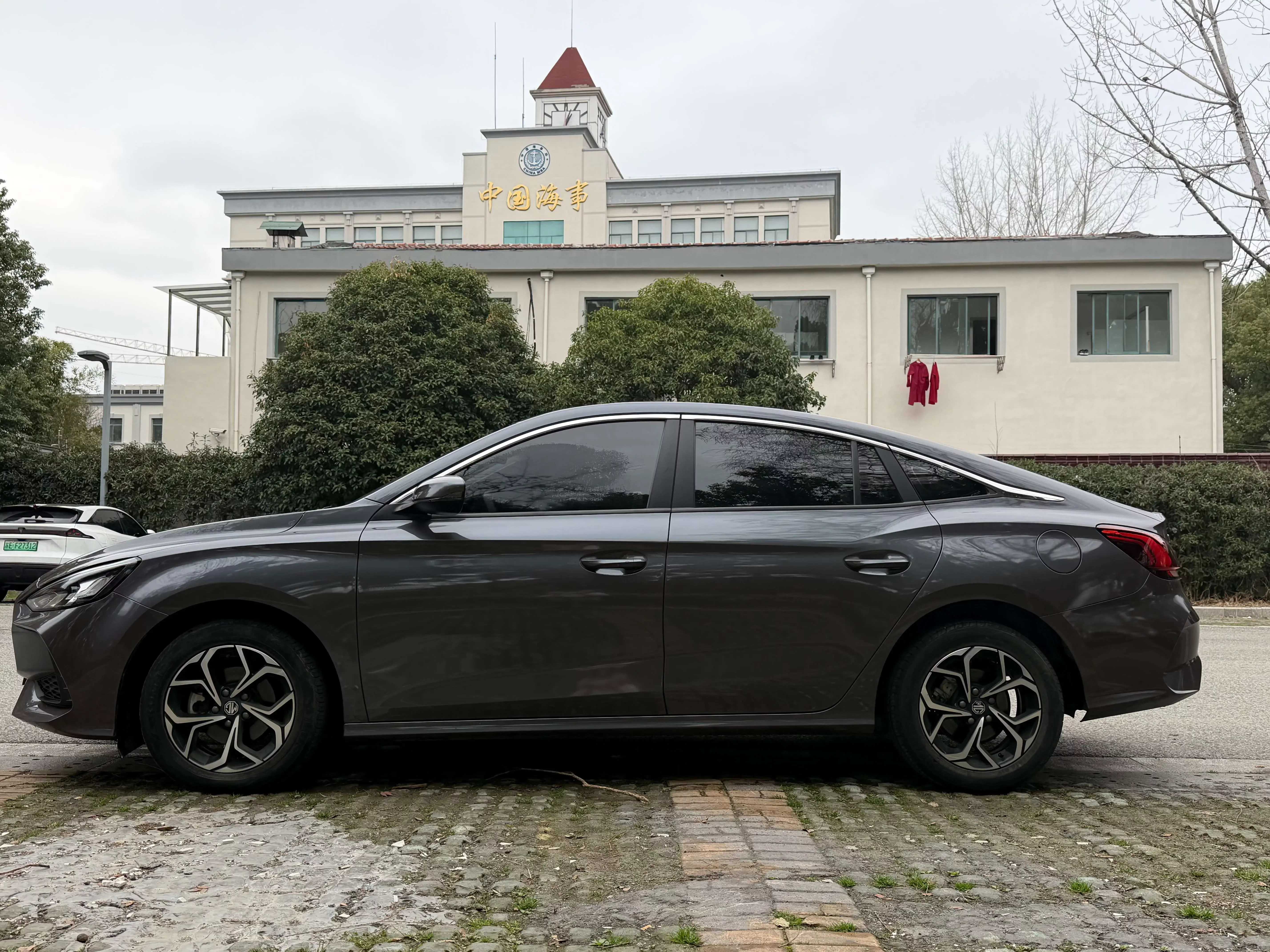 MG 5