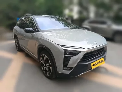 NIO ES8