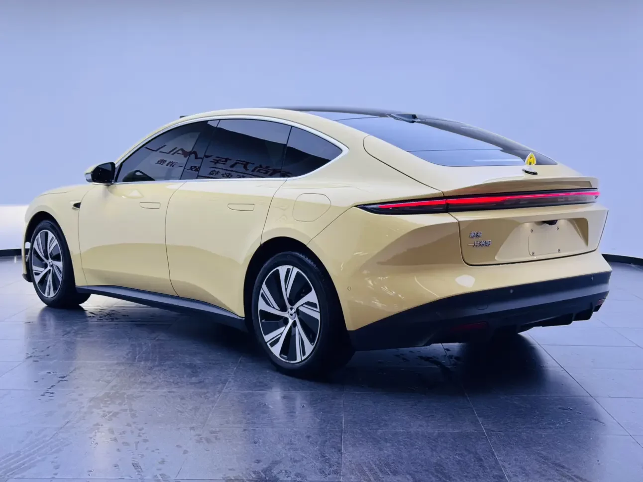 NIO ET5