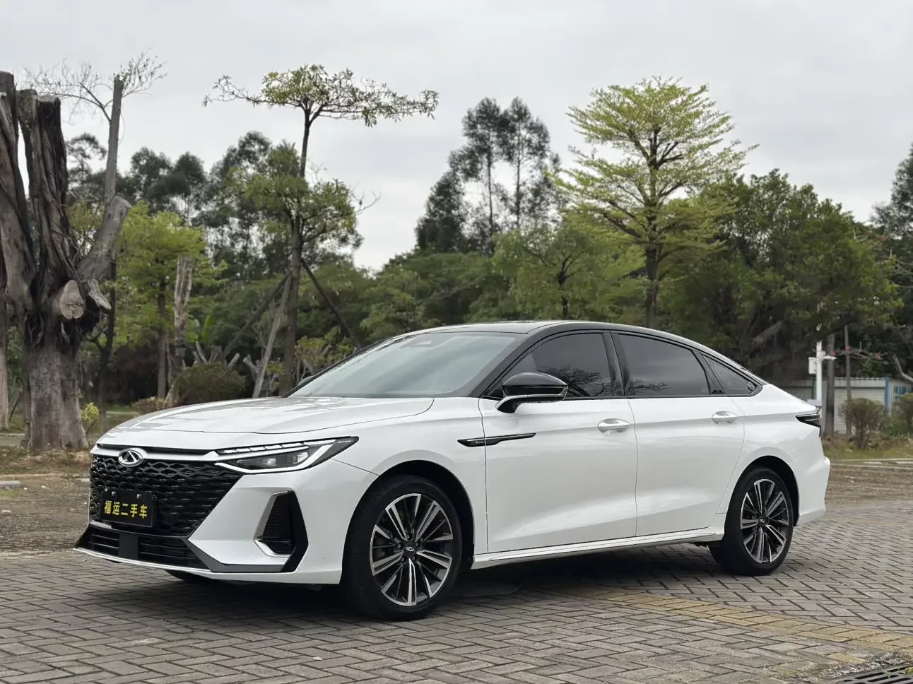 Chery Arrizo 8