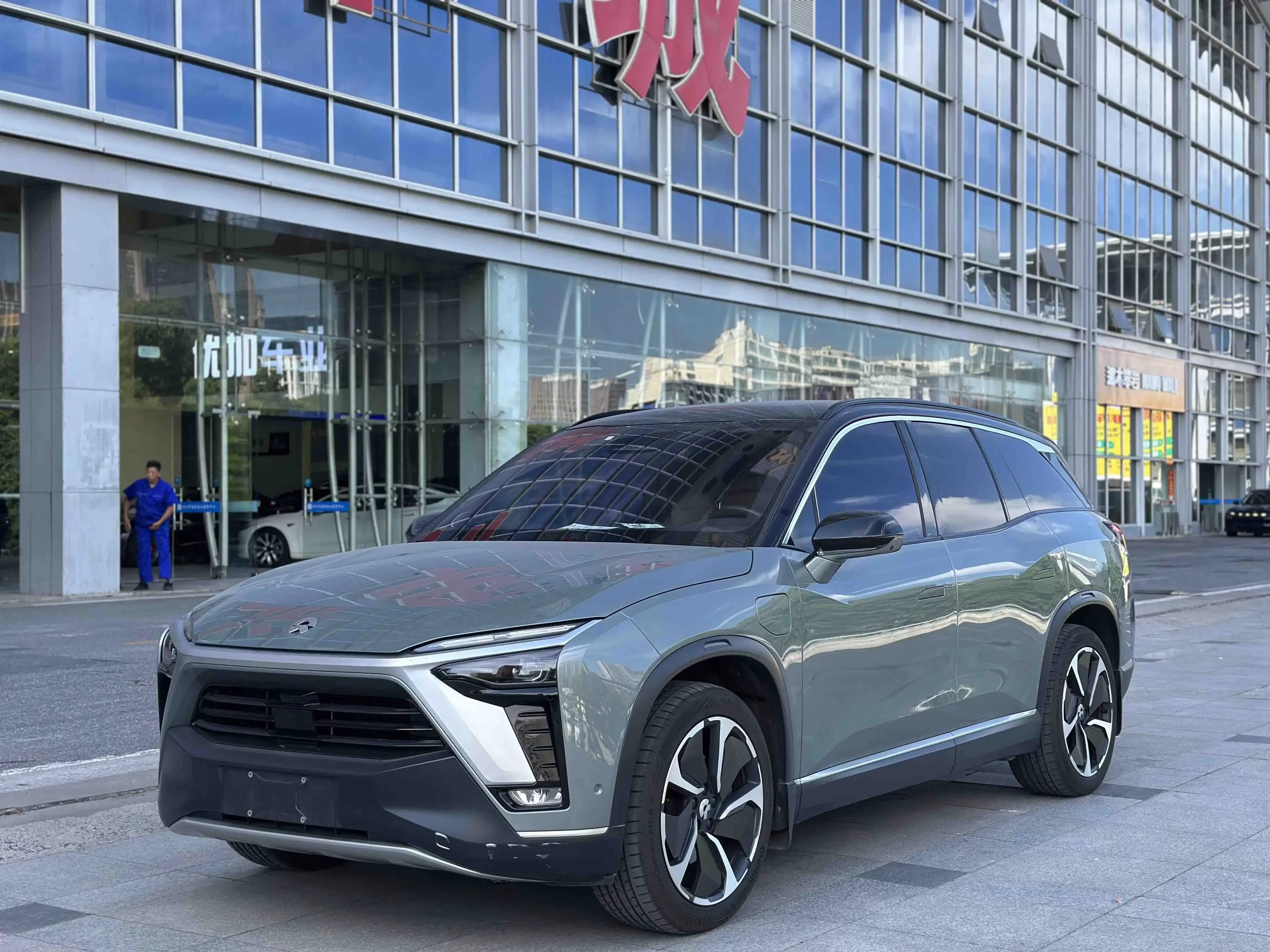 NIO ES8  из Китая