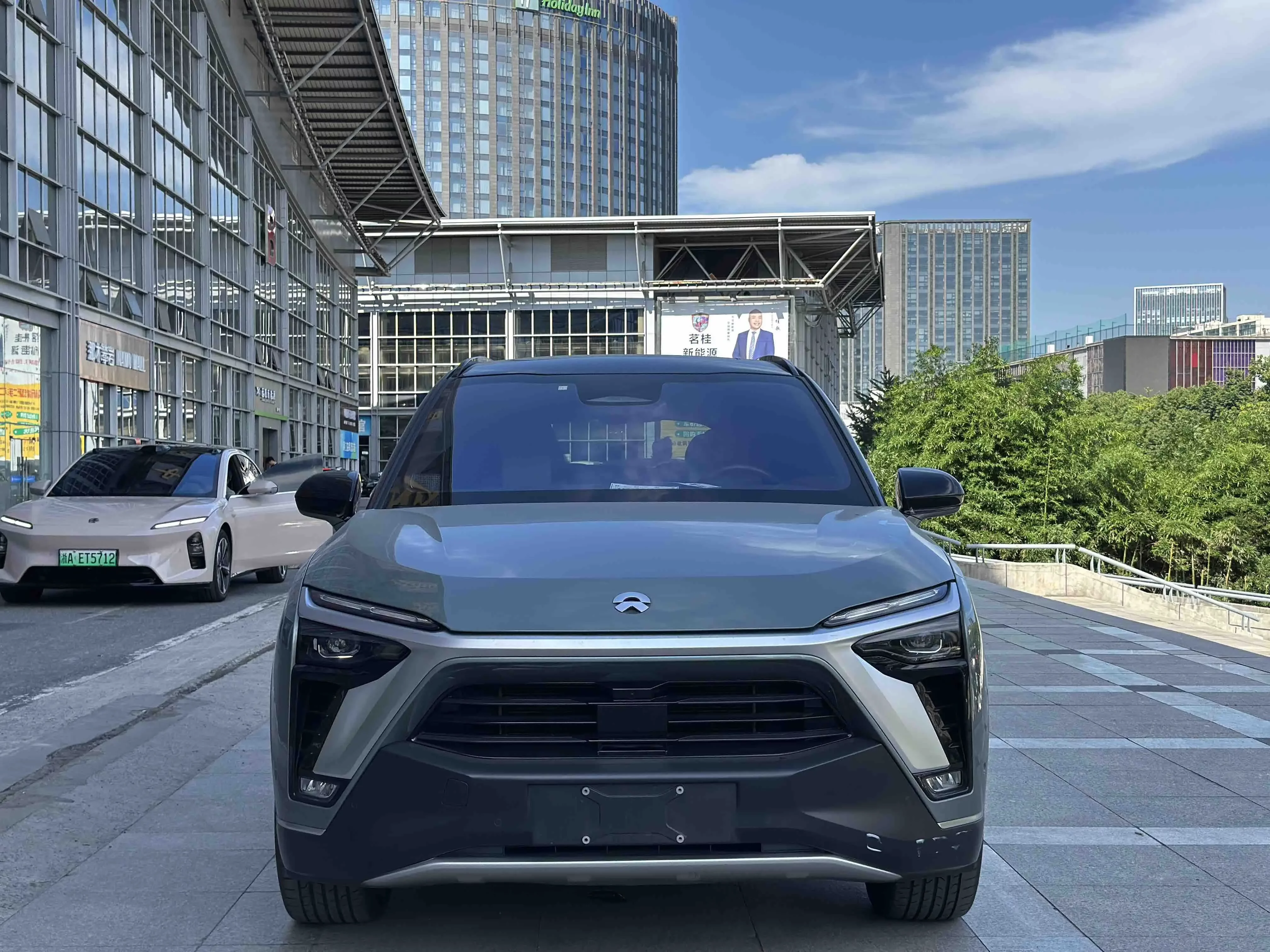 NIO ES8  из Китая