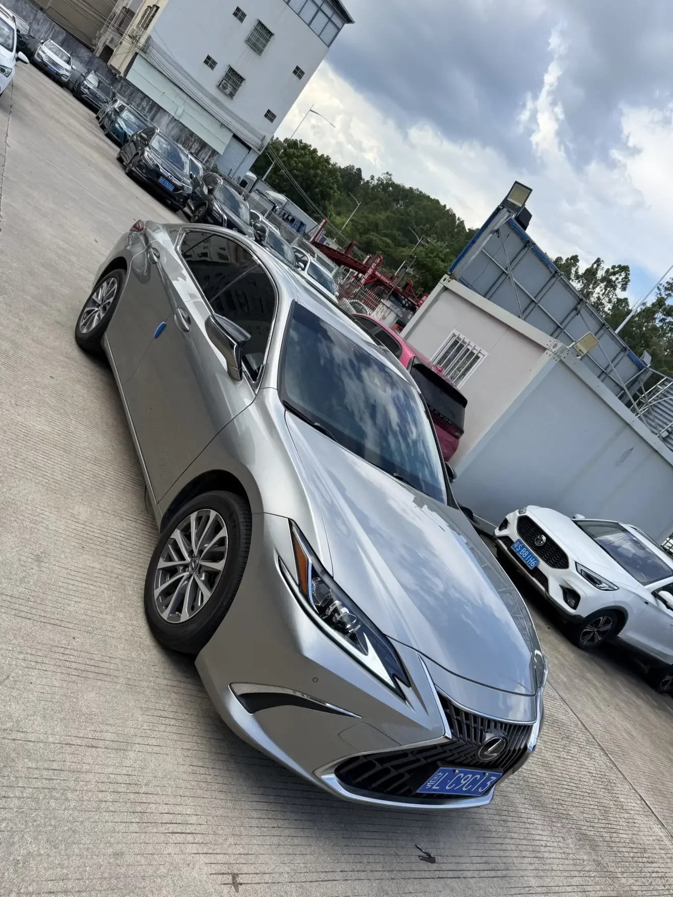 Lexus ES