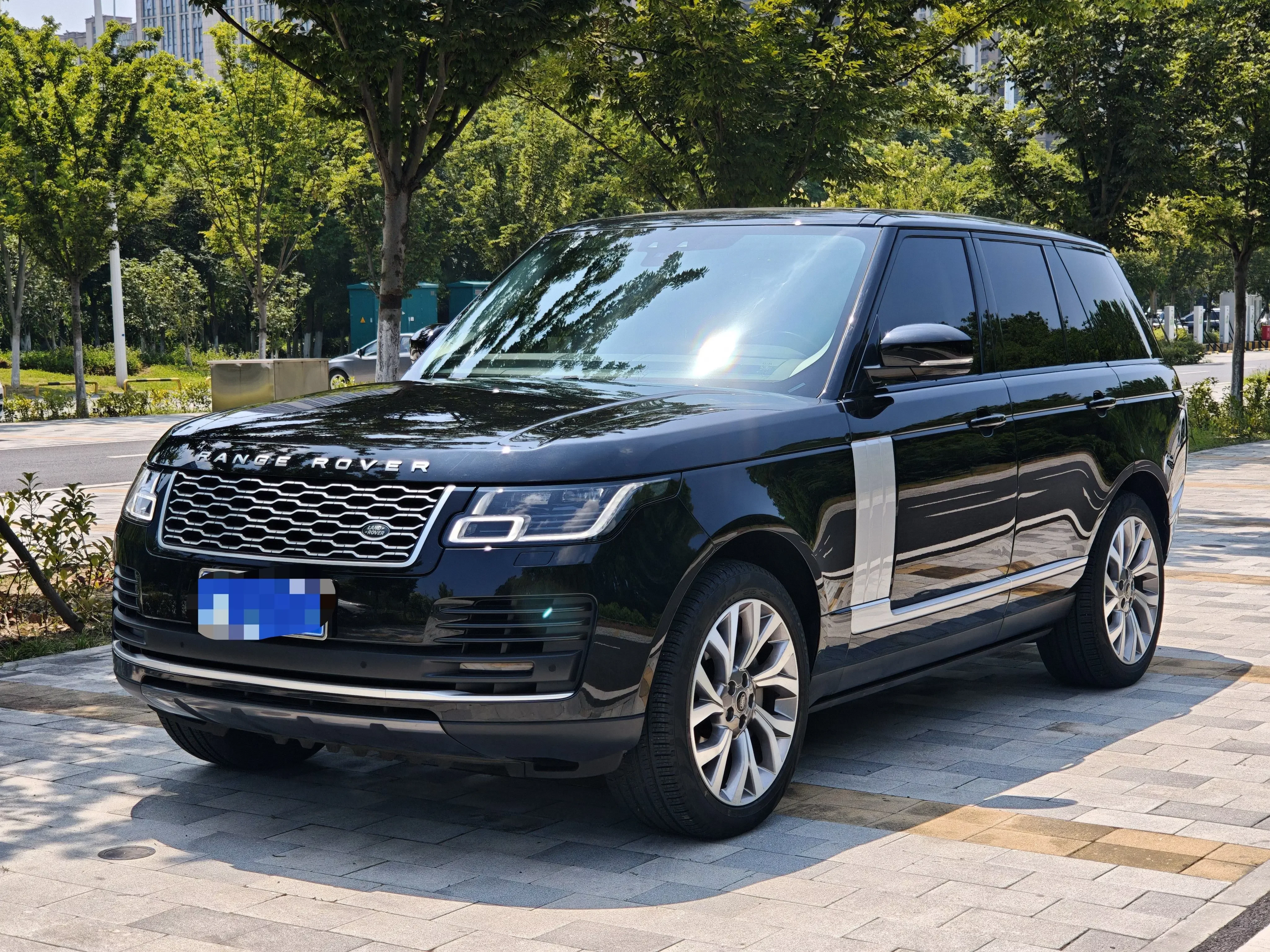 Land Rover range rover