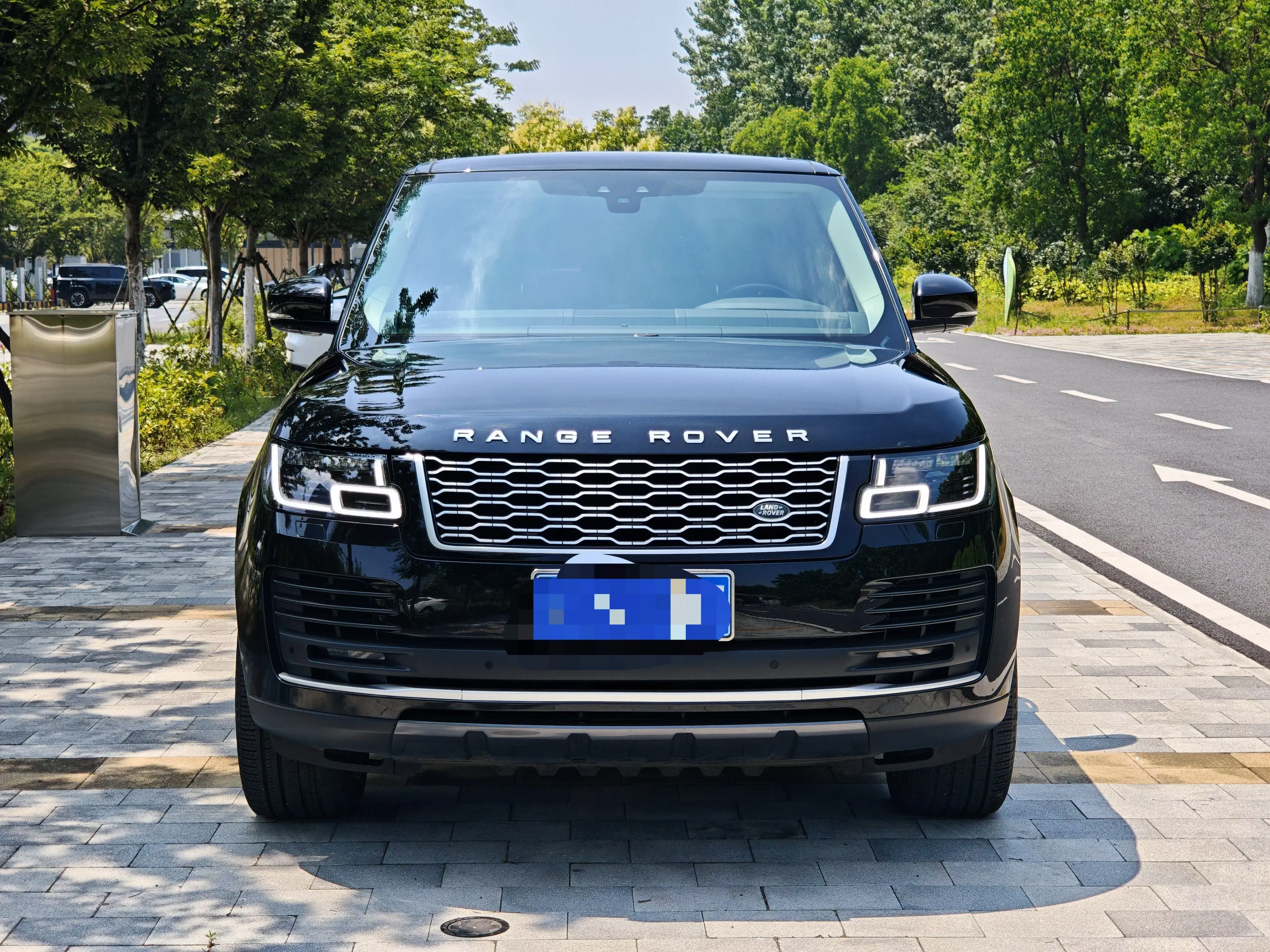 Land Rover range rover