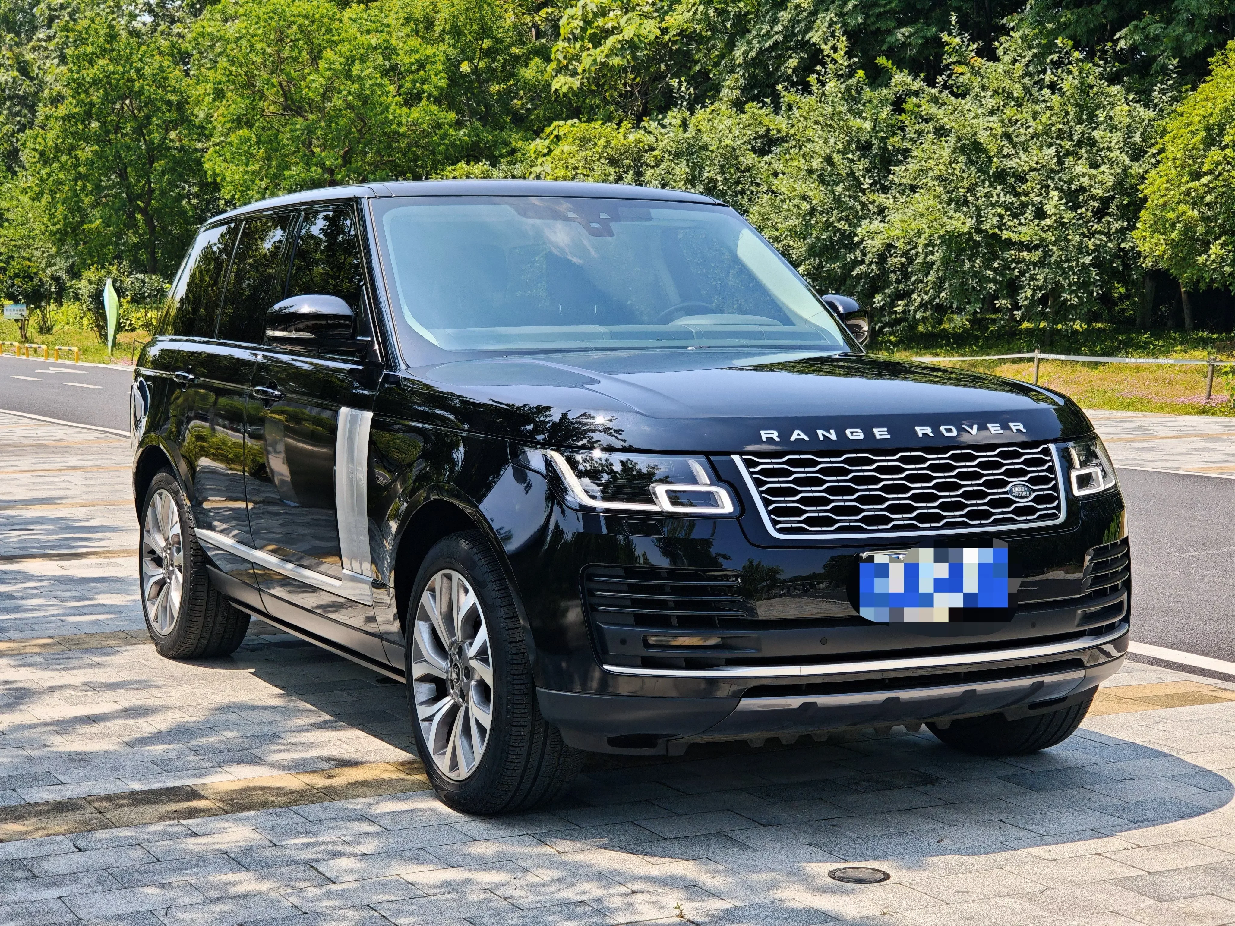 Land Rover range rover