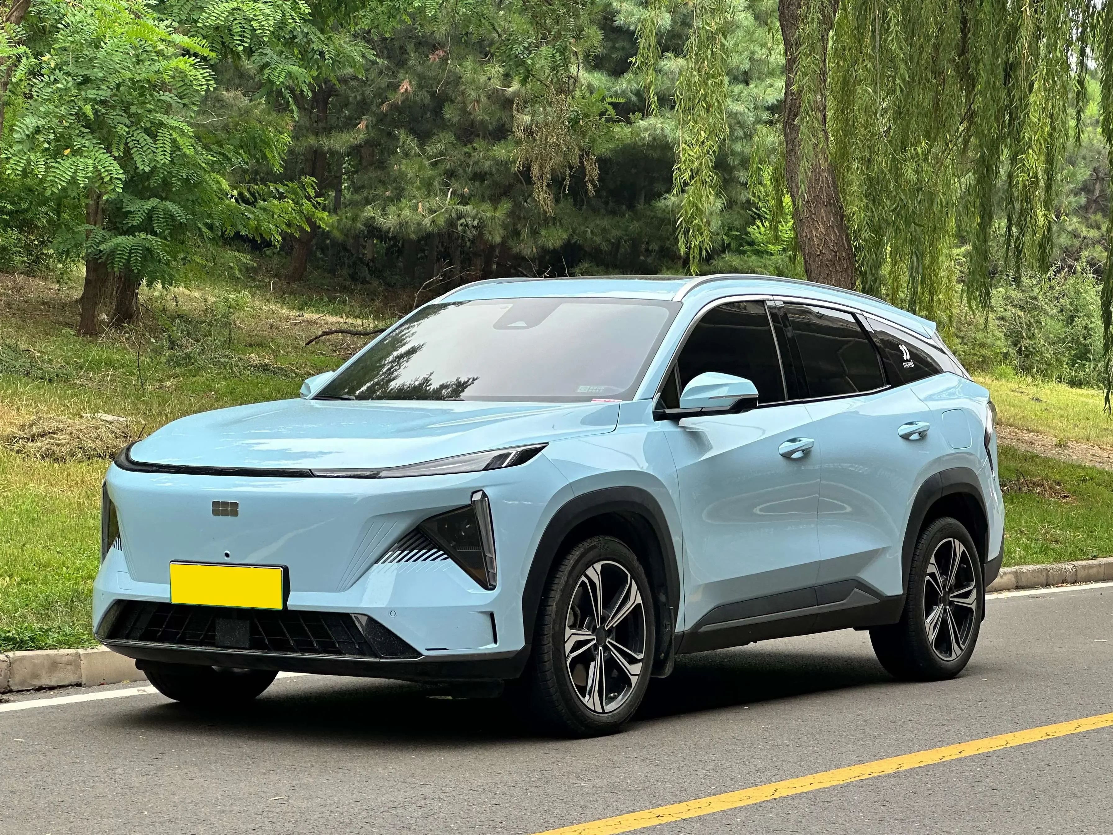 Geely Galaxy L7