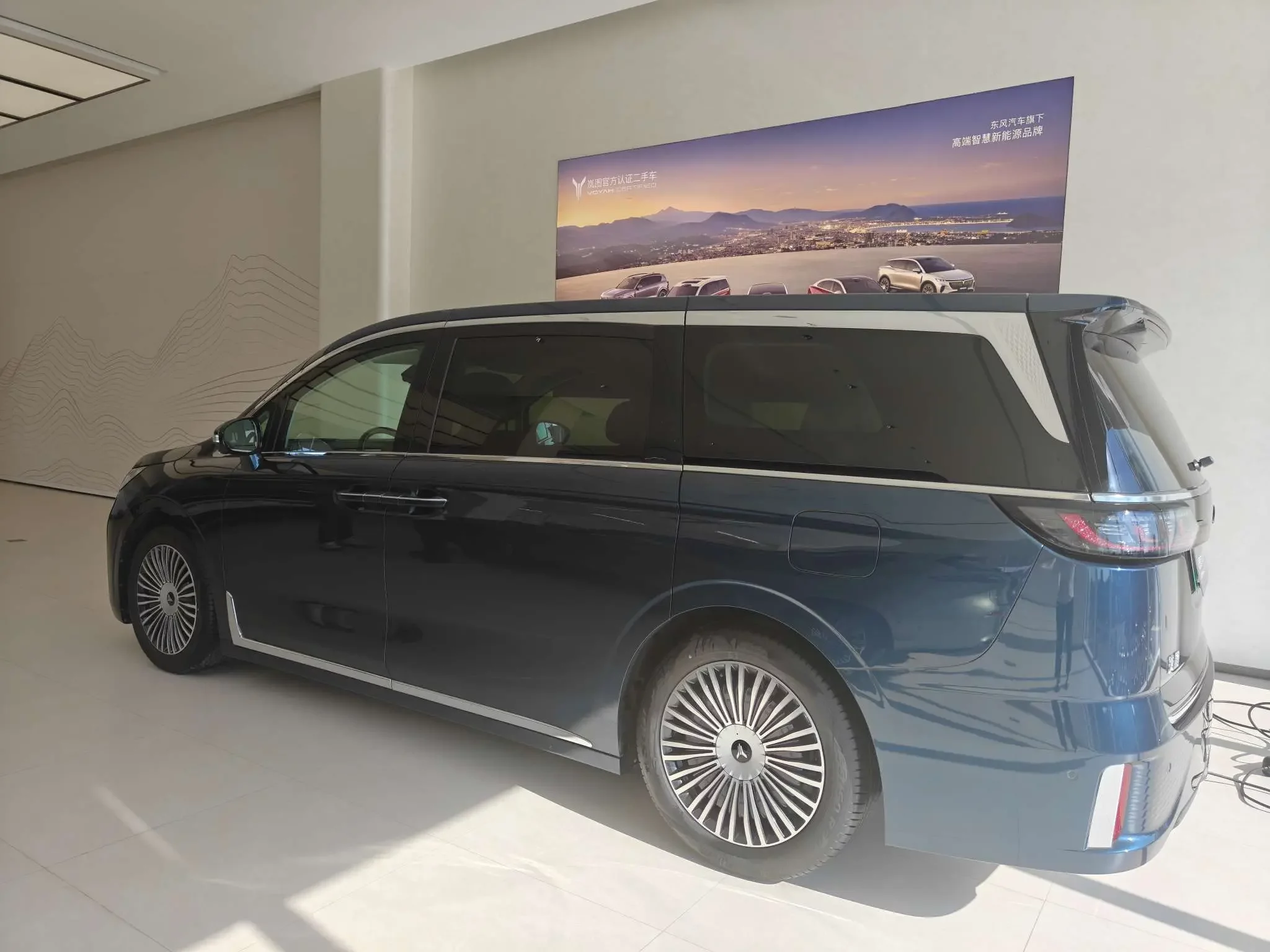 Voyah Lantu Dreamer PHEV  из Китая