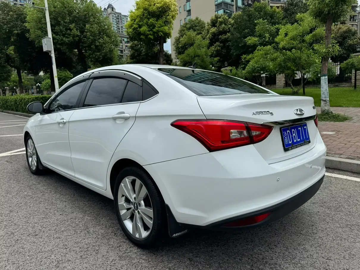 Chery Arrizo 5