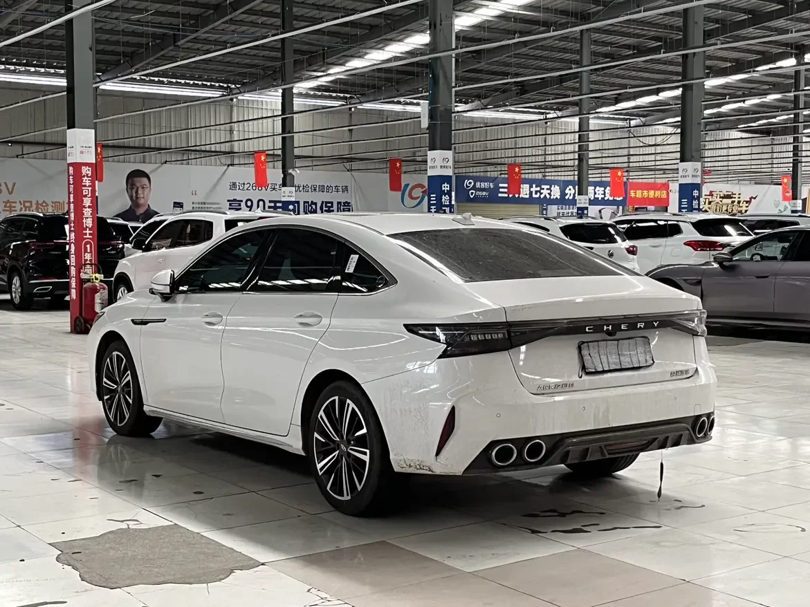 Chery Arrizo 8