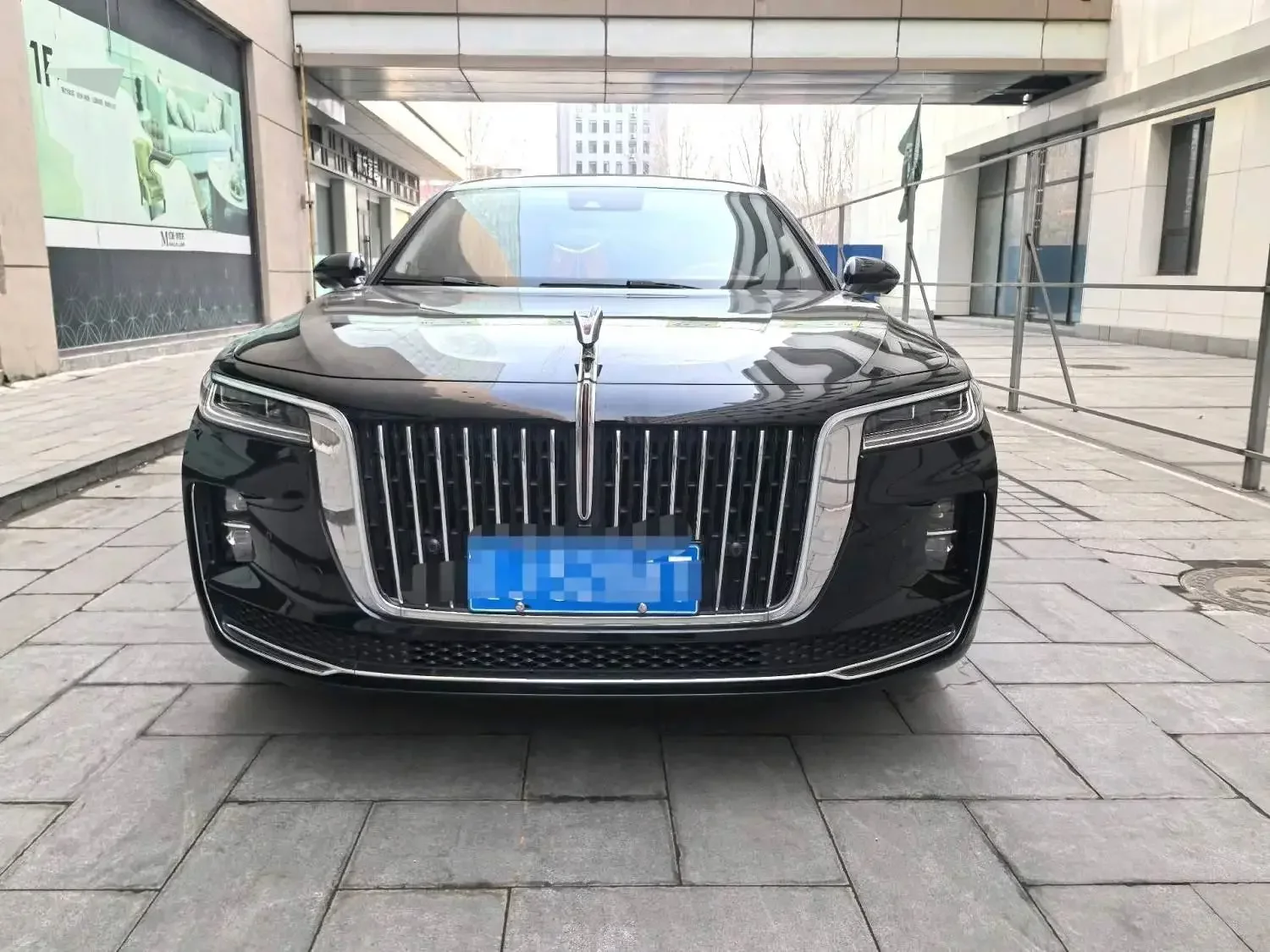 Hongqi H9  из Китая
