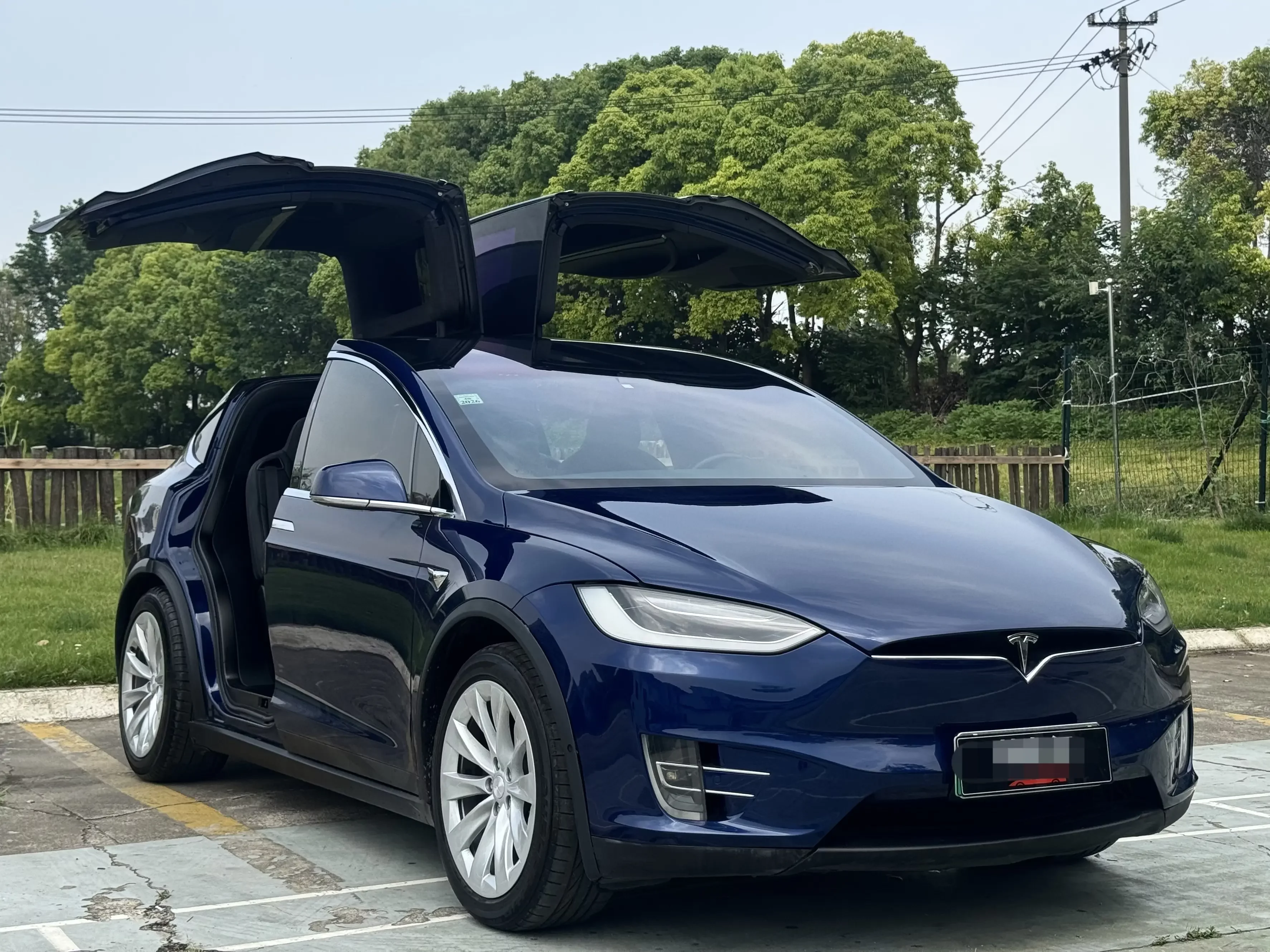 Tesla Model X