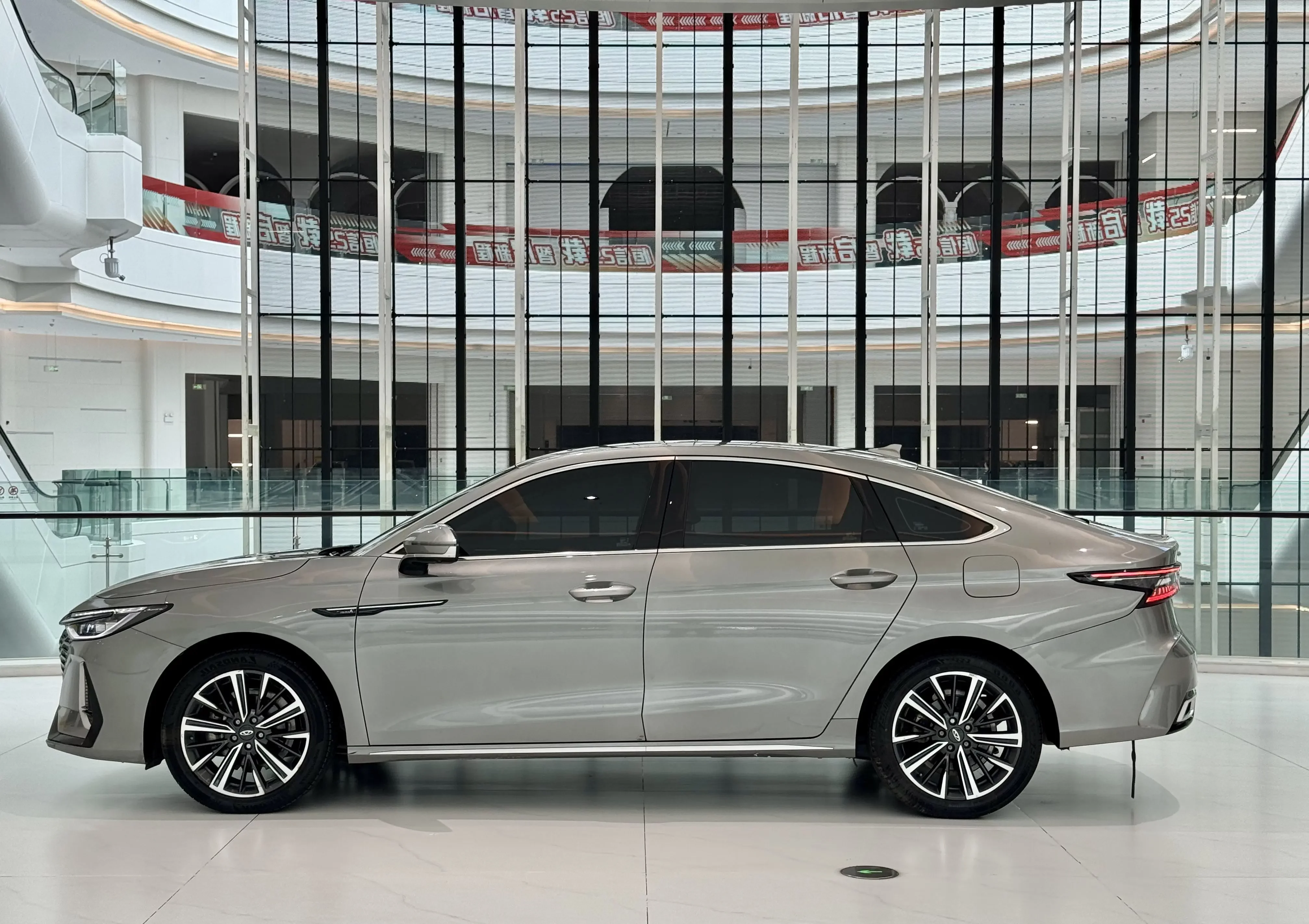 Chery Arrizo 8