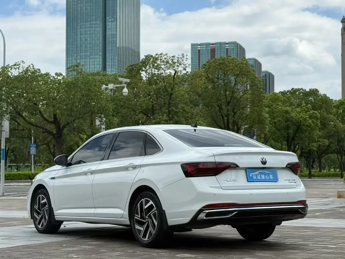 Volkswagen Sagitar