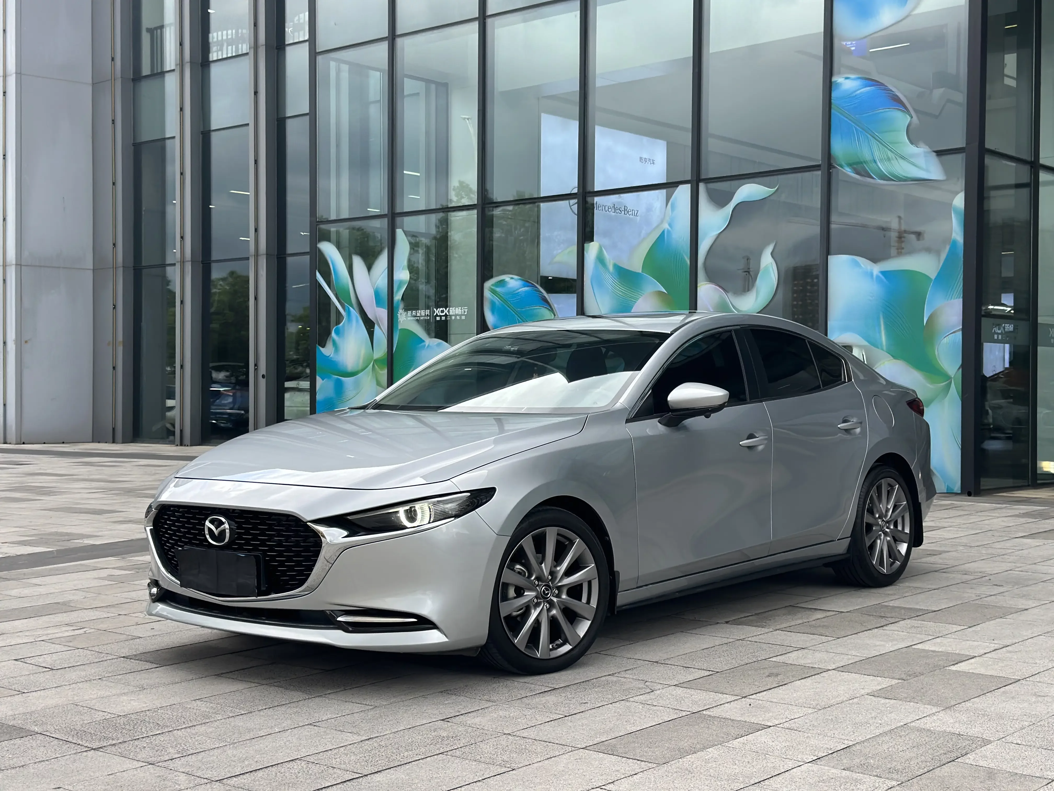 Mazda Axela (3)  из Китая