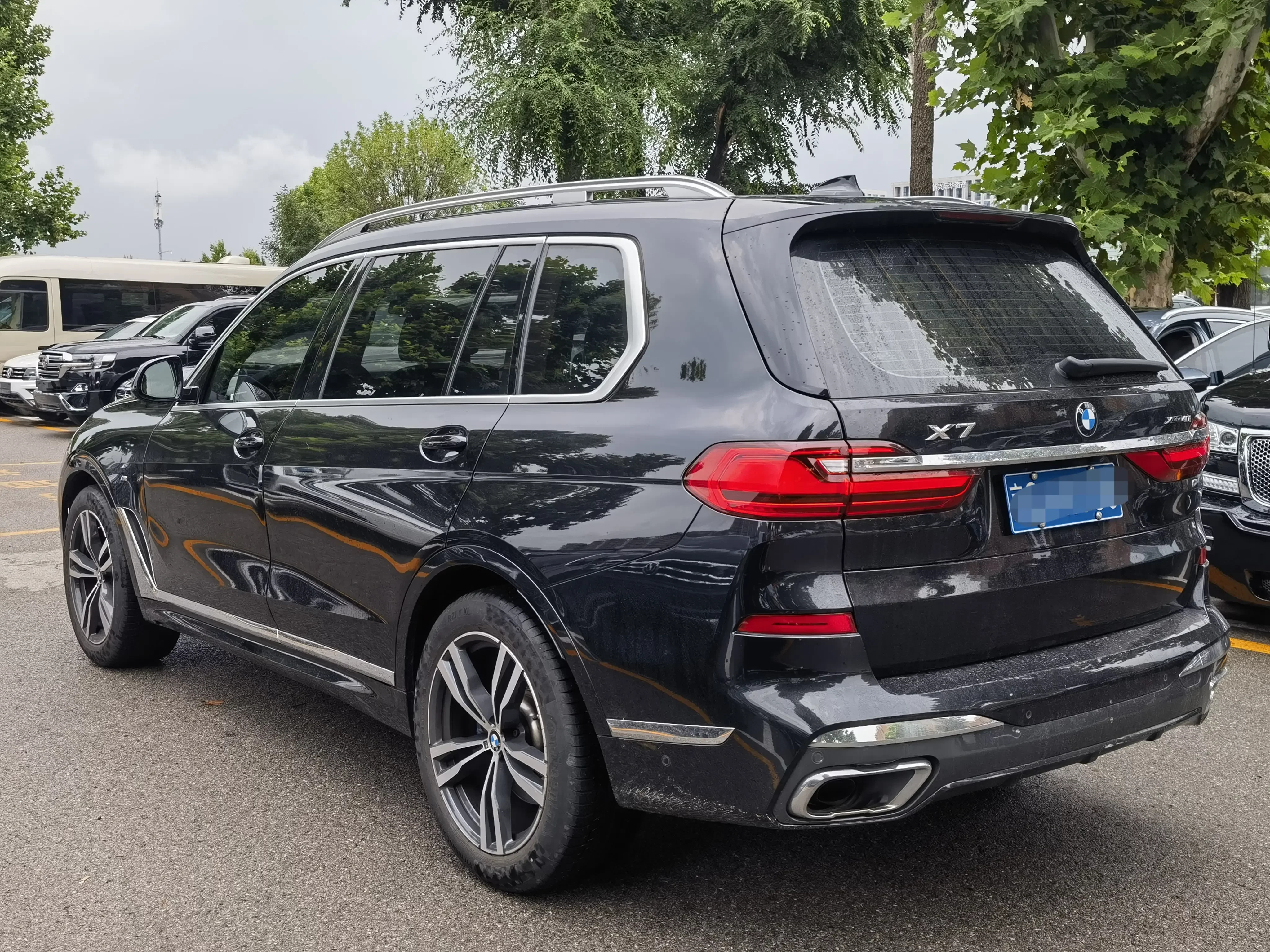 BMW X7