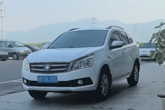 Kai Chen Venucia T70