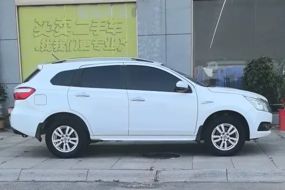 Kai Chen Venucia T70