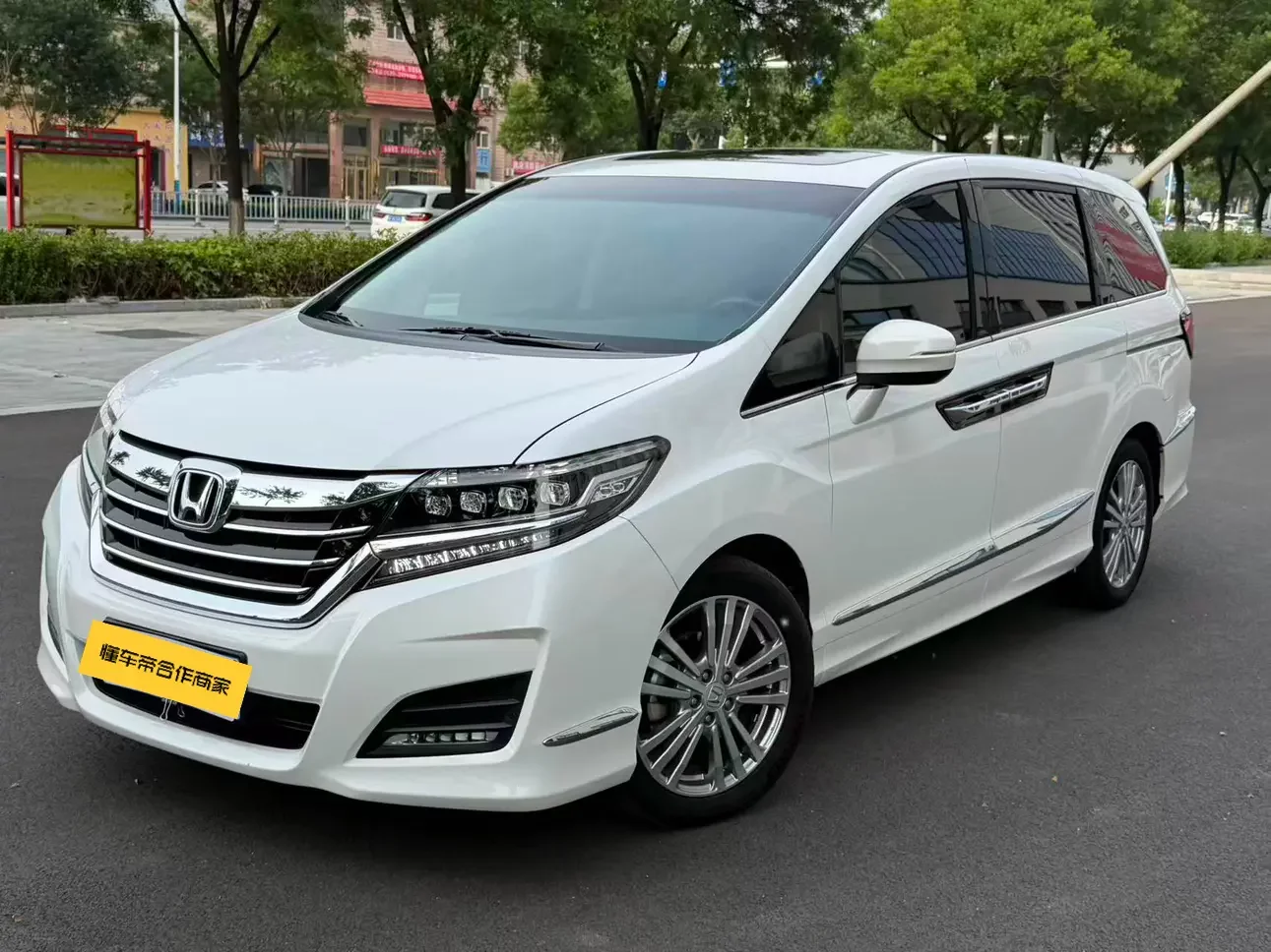 Honda Elysion (Alison)  из Китая