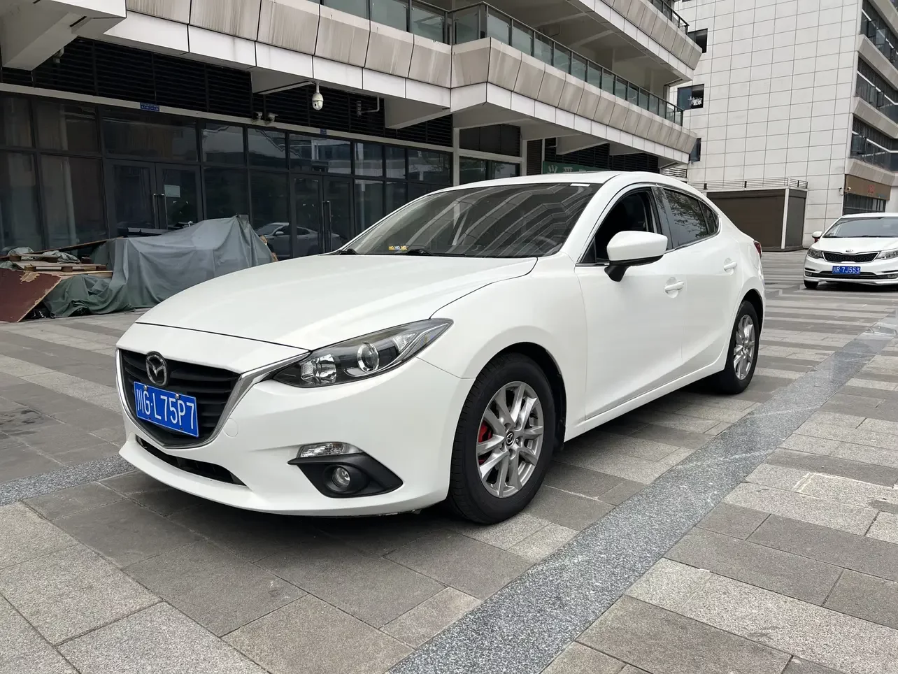 Mazda Axela (3)  из Китая