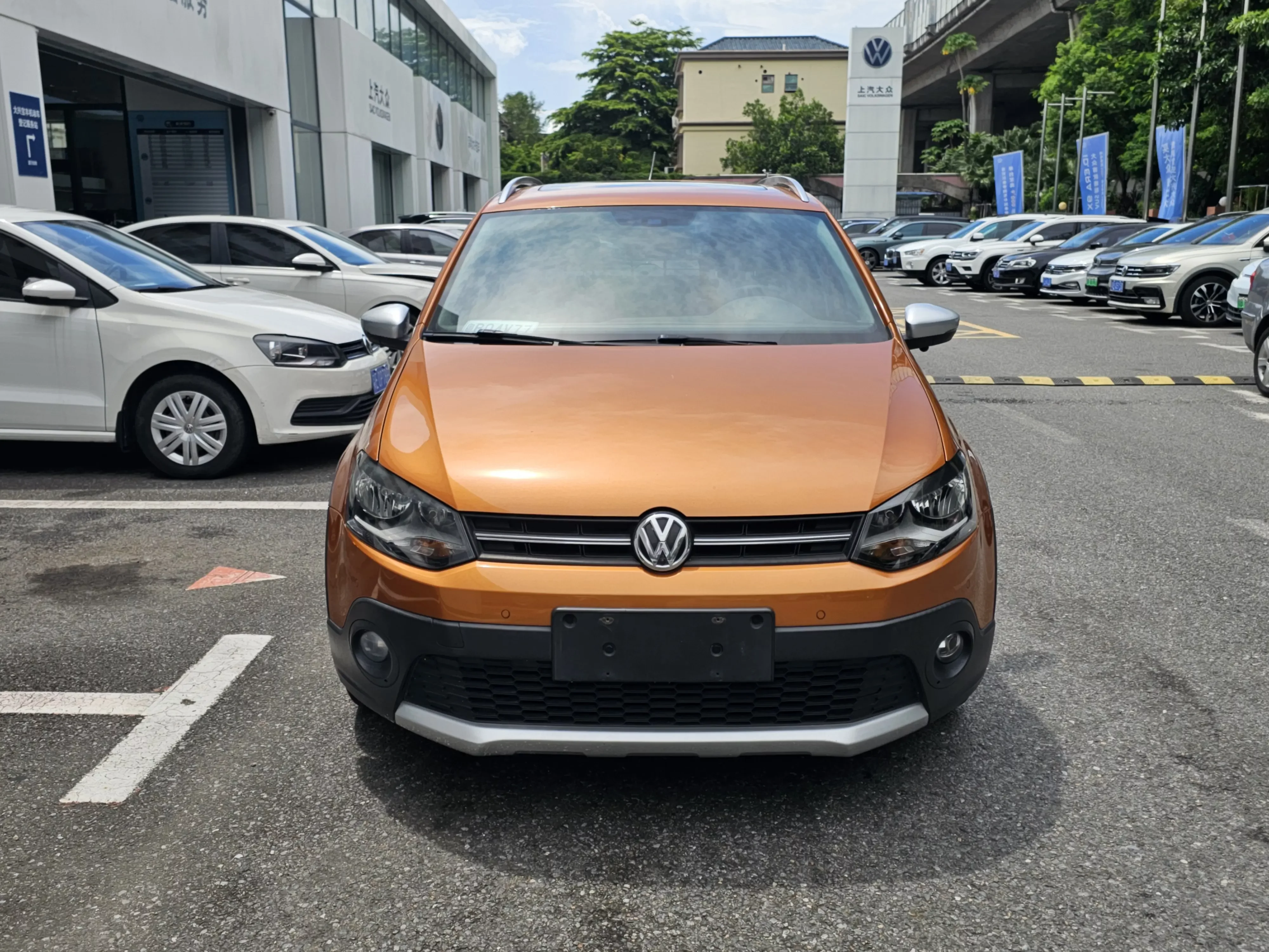 Volkswagen Polo  из Китая
