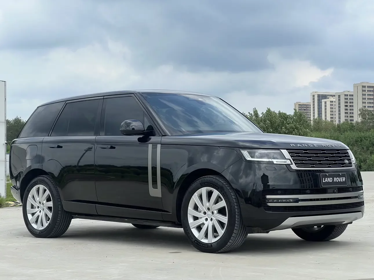 Land Rover range rover
