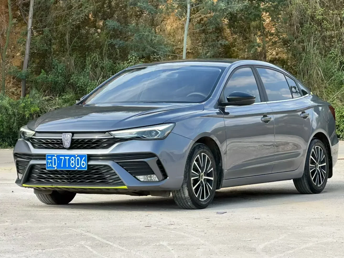 Roewe i5