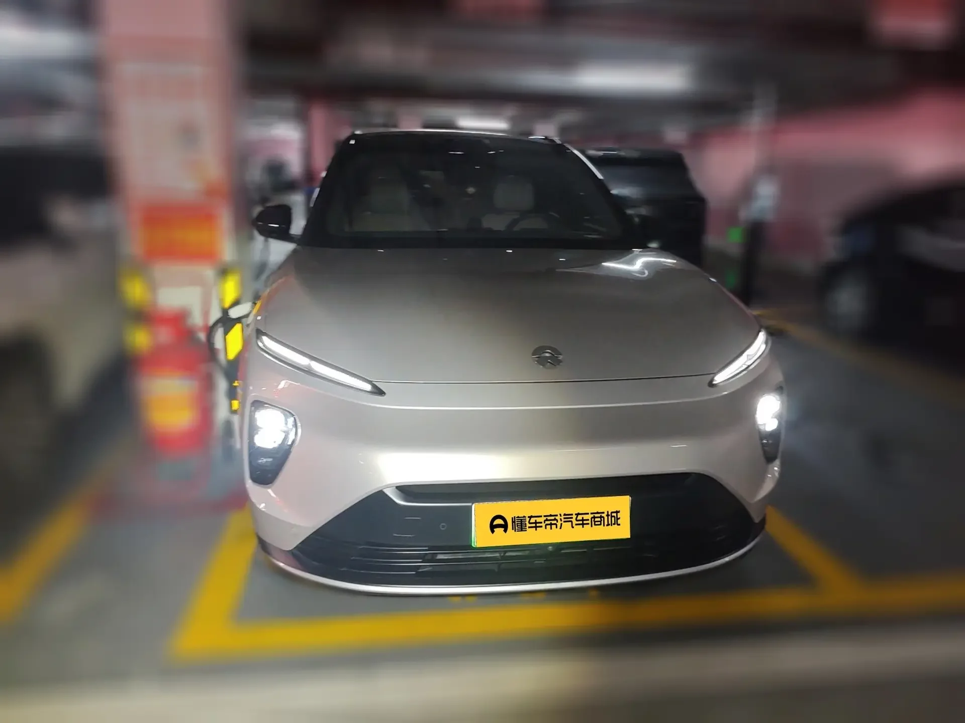 NIO ES8