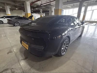ZEEKR 007