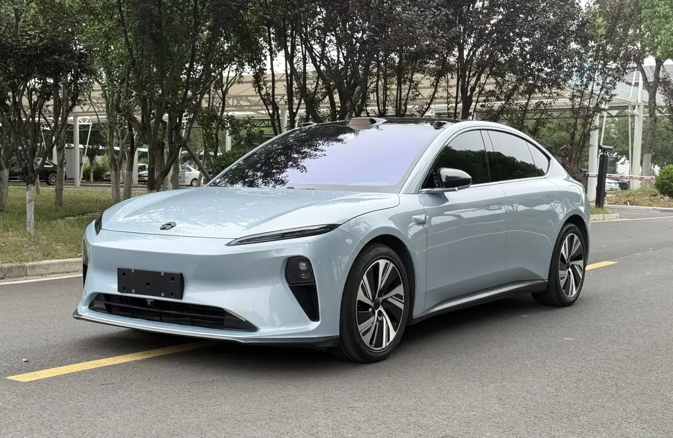 NIO ET5