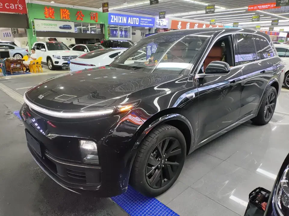 Lixiang L8