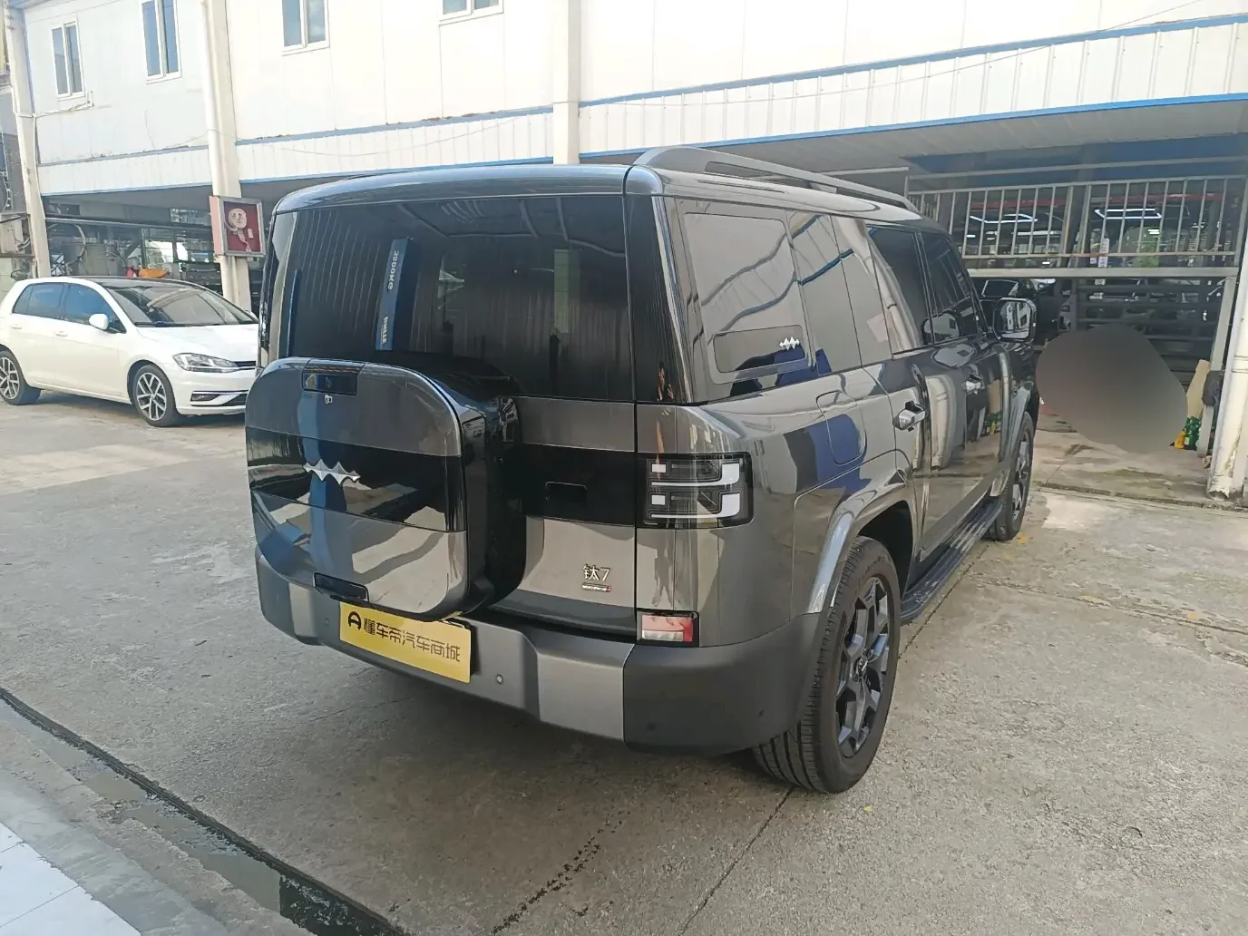BYD Leopard Titanium 7 PHEV