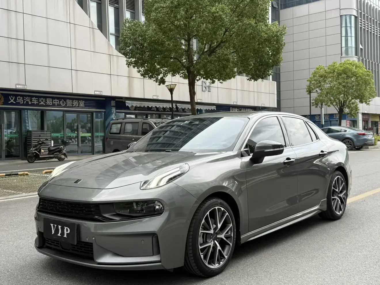 Lynk & Co 03
