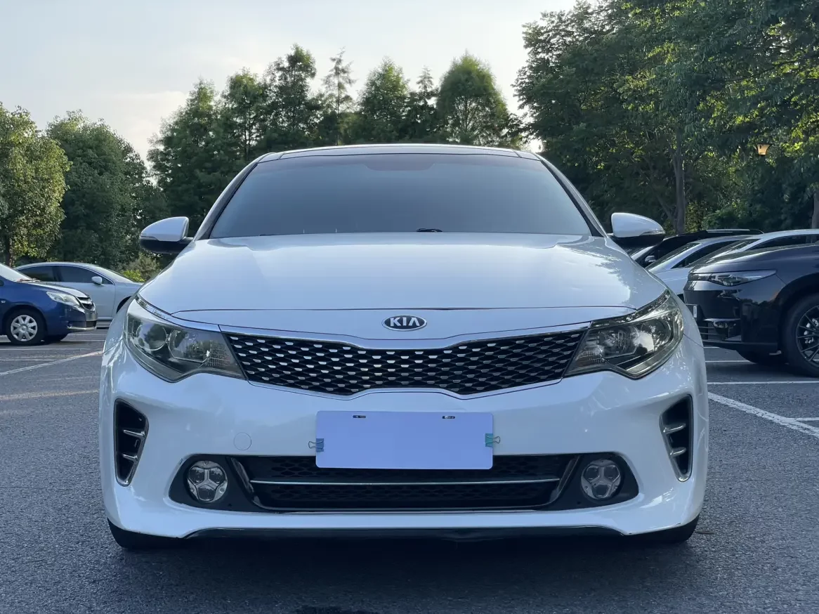Kia K5  из Китая