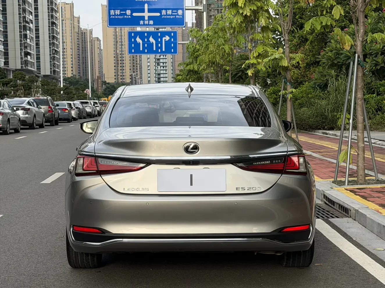 Lexus ES