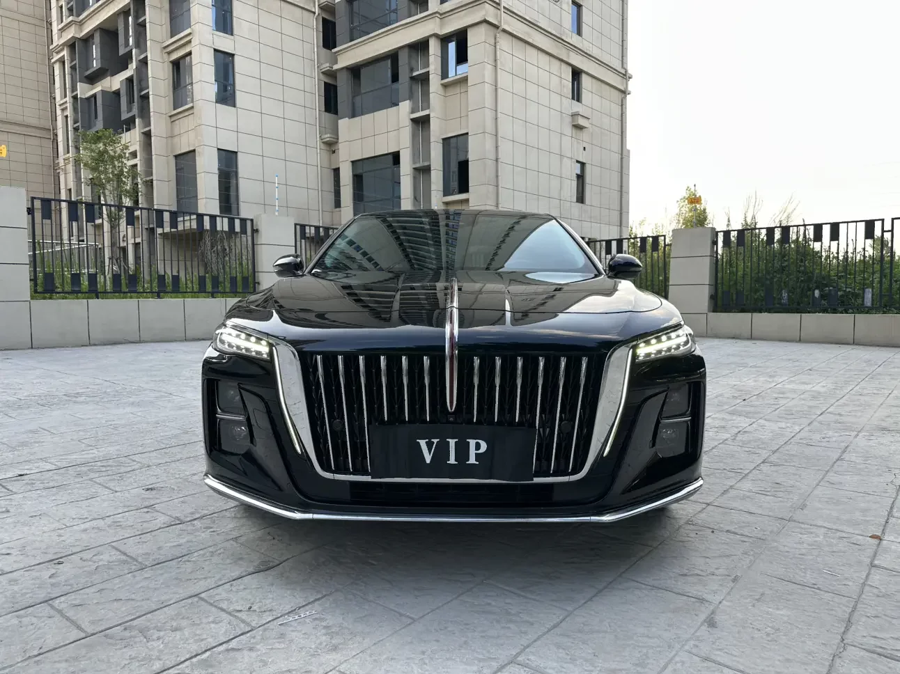 Hongqi H5  из Китая