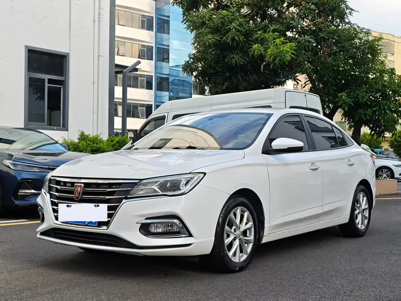 Roewe i5