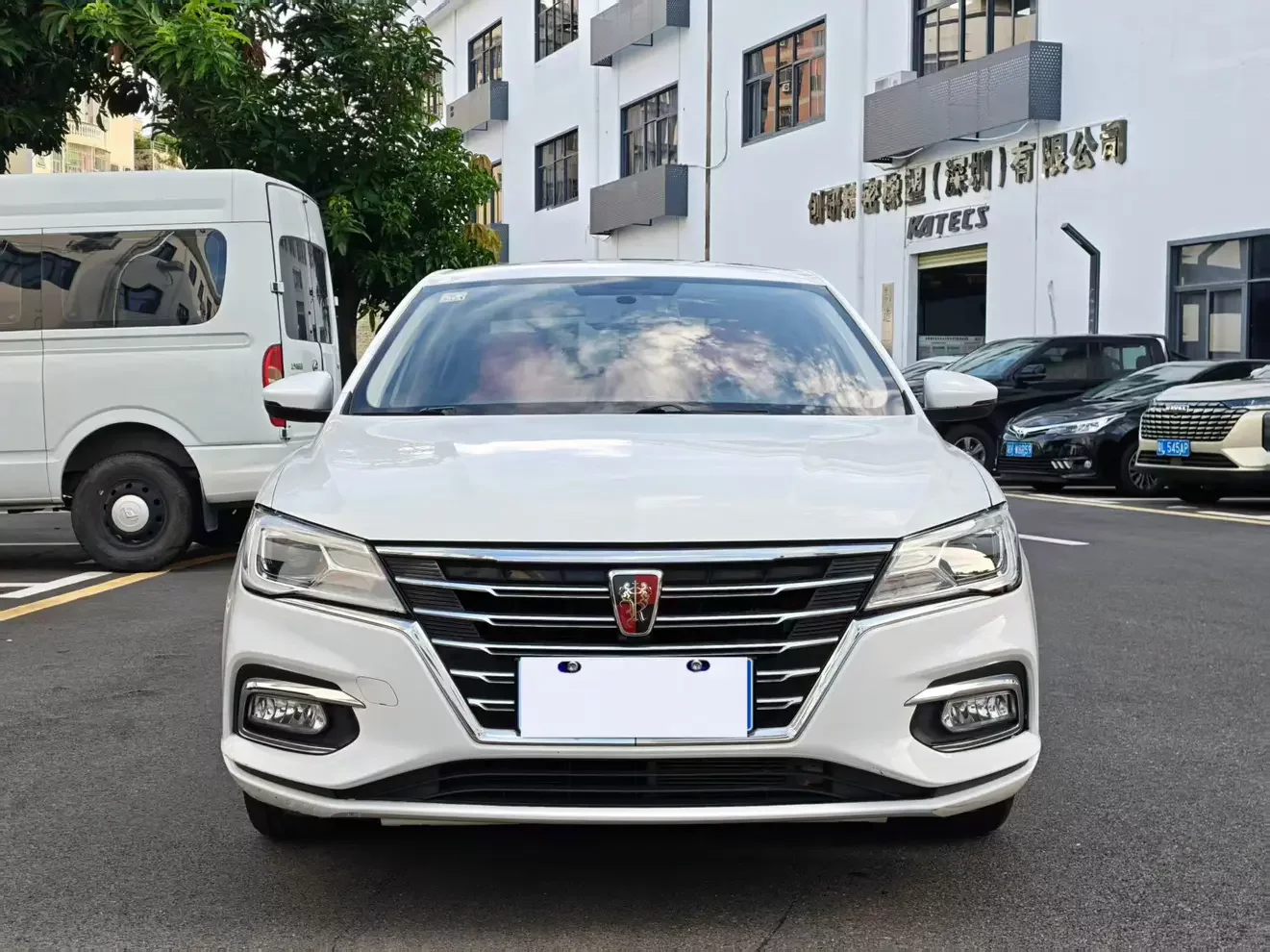 Roewe i5