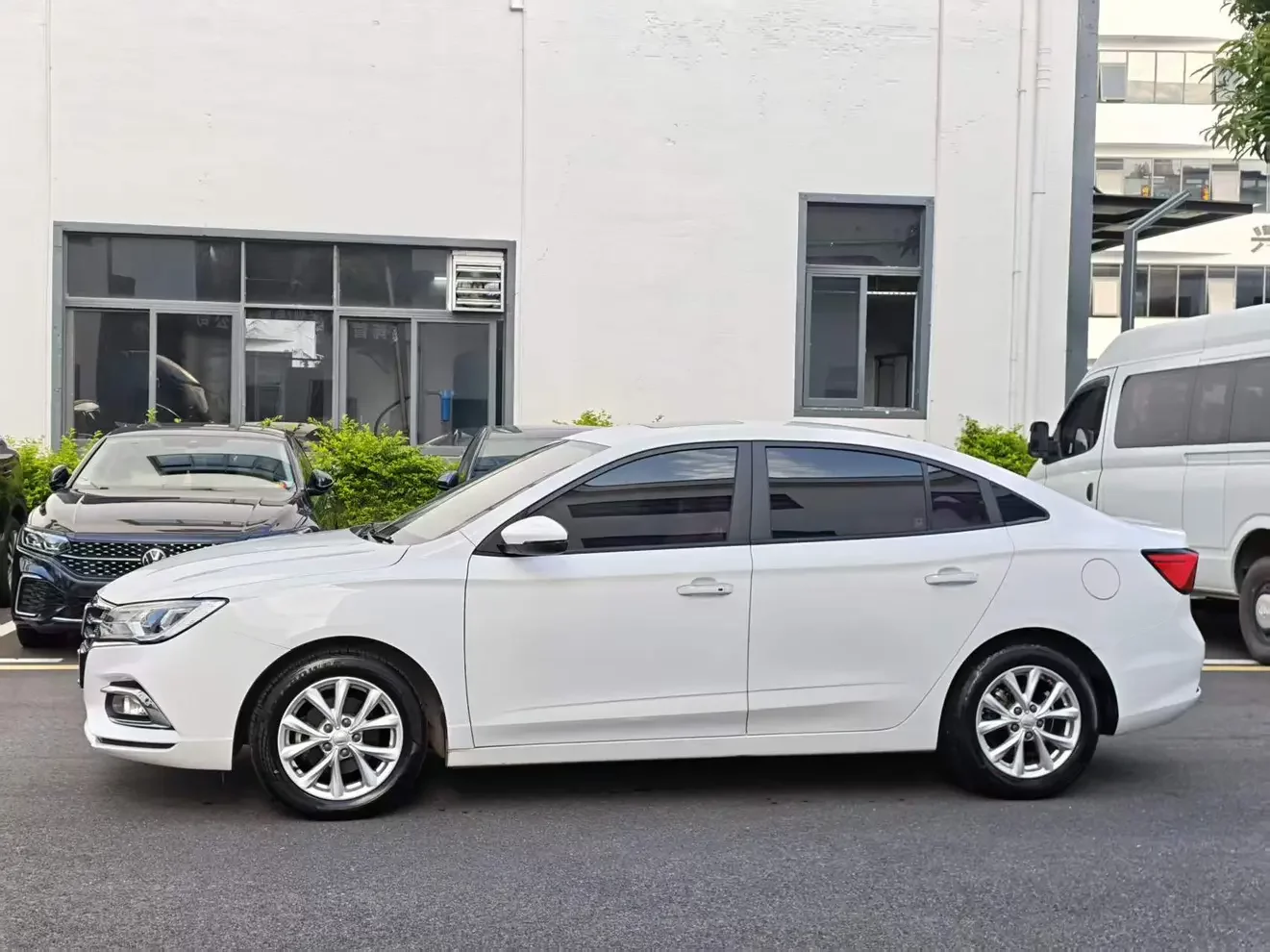 Roewe i5