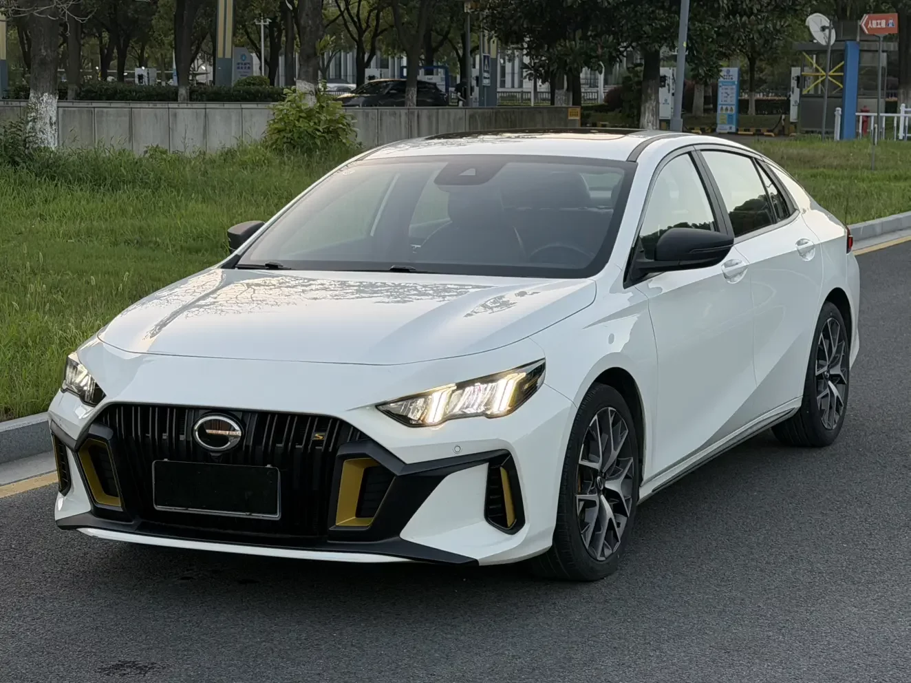 GAC Trumpchi Empow  из Китая