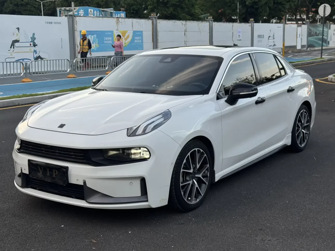 Lynk & Co 03
