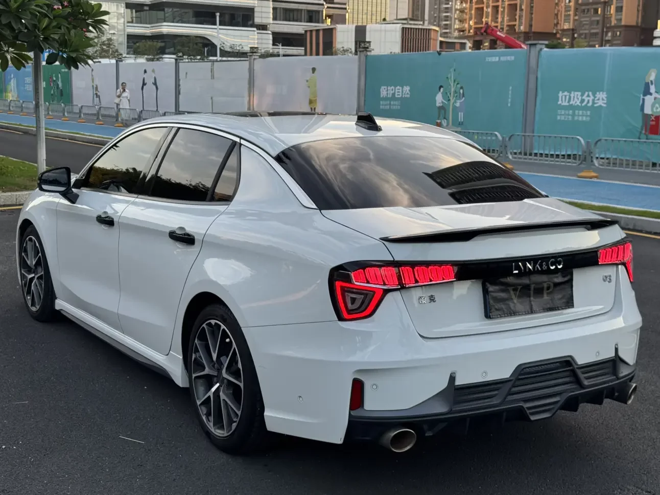 Lynk & Co 03