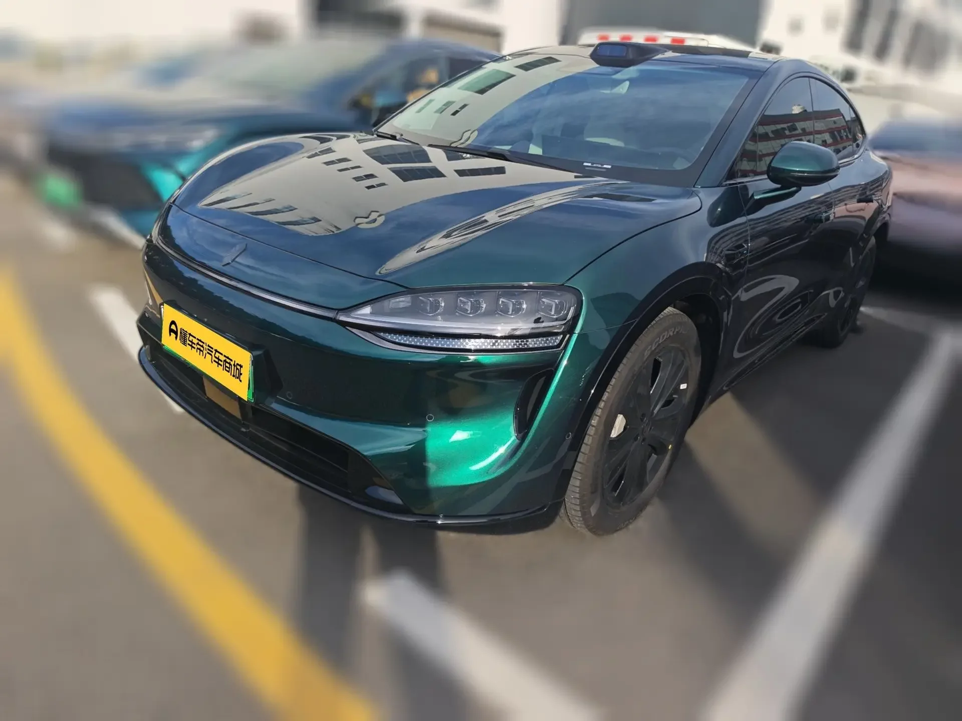Luxeed Zhijie R7  из Китая