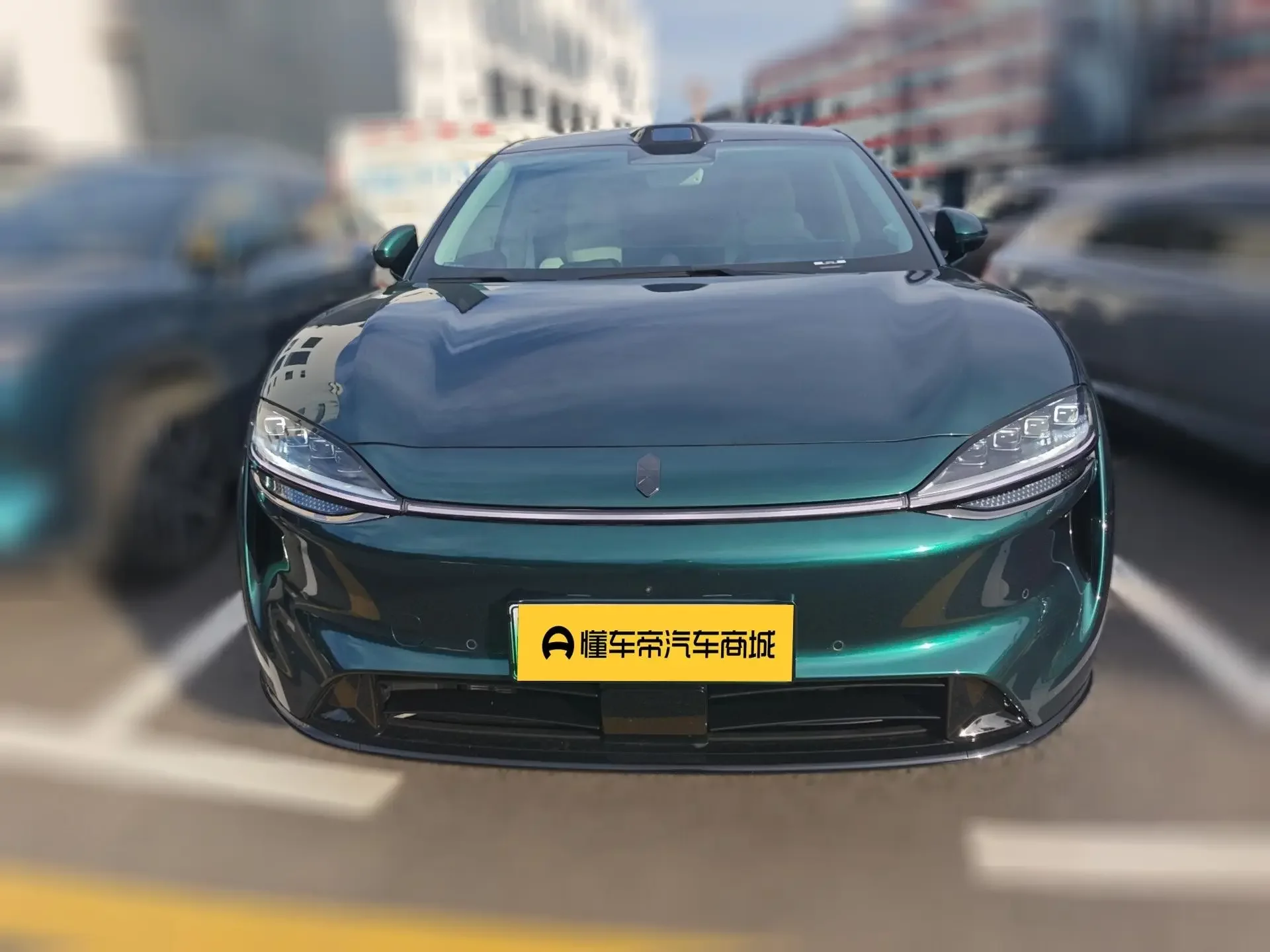 Luxeed Zhijie R7  из Китая