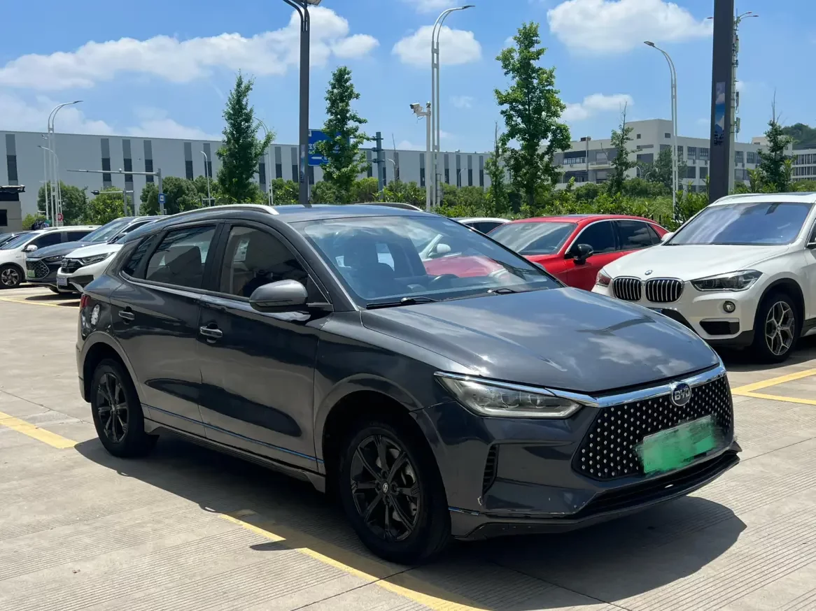 BYD e2