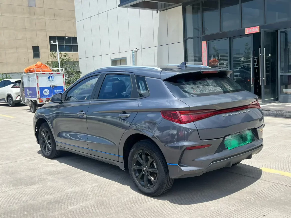 BYD e2