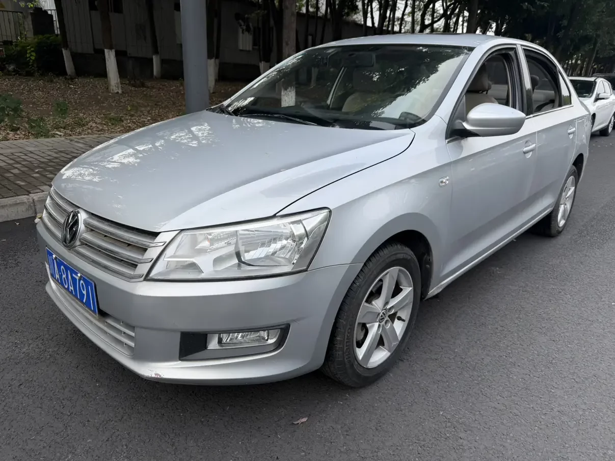 Volkswagen Santana  из Китая