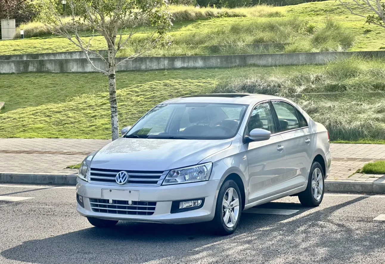 Volkswagen Santana  из Китая