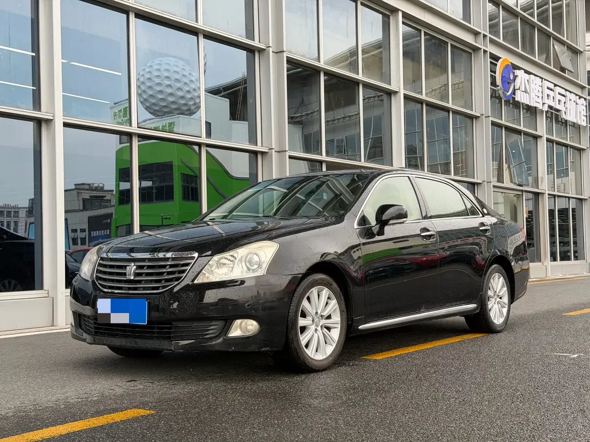 Toyota crown  из Китая