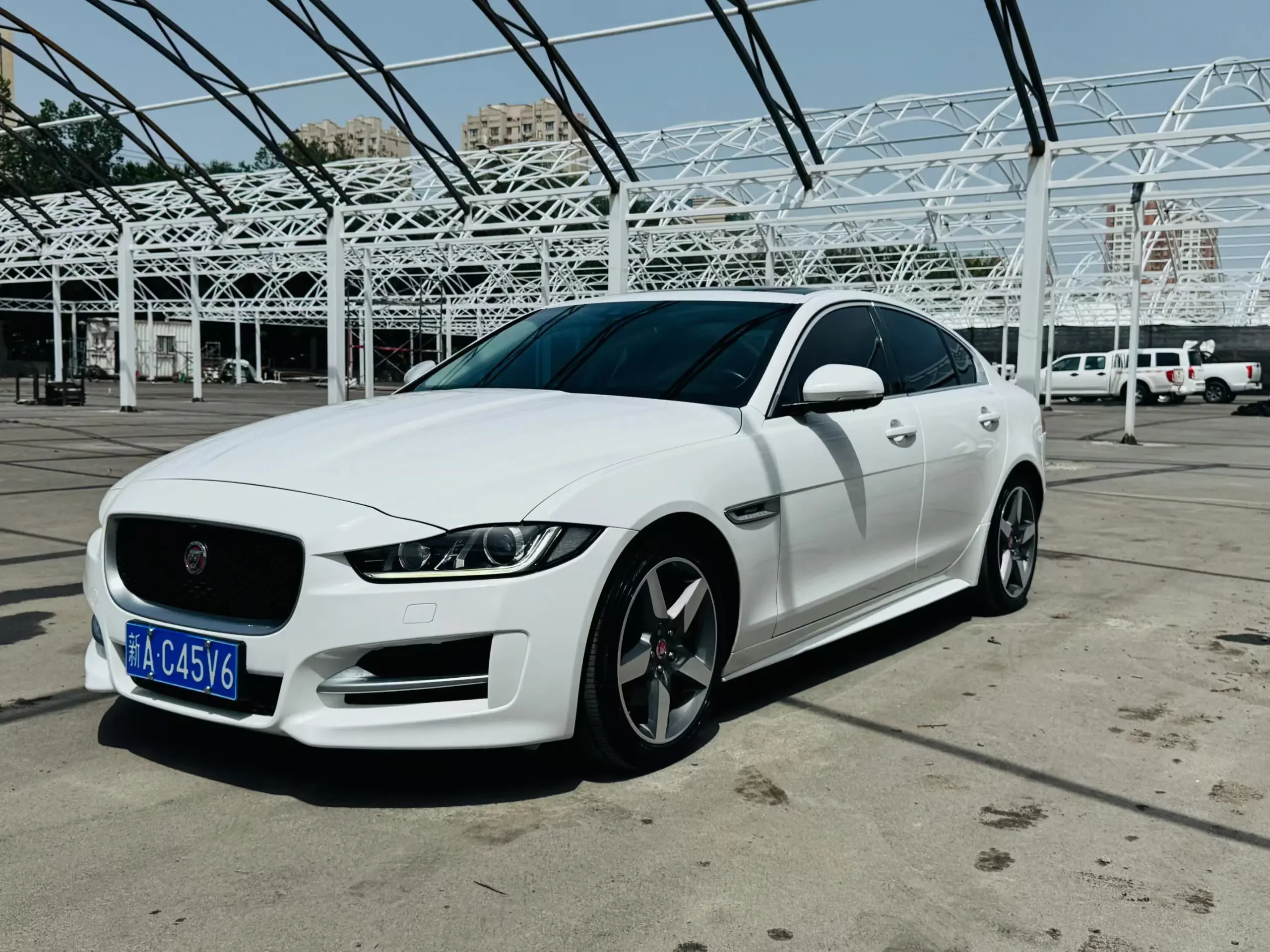 Jaguar XE  из Китая
